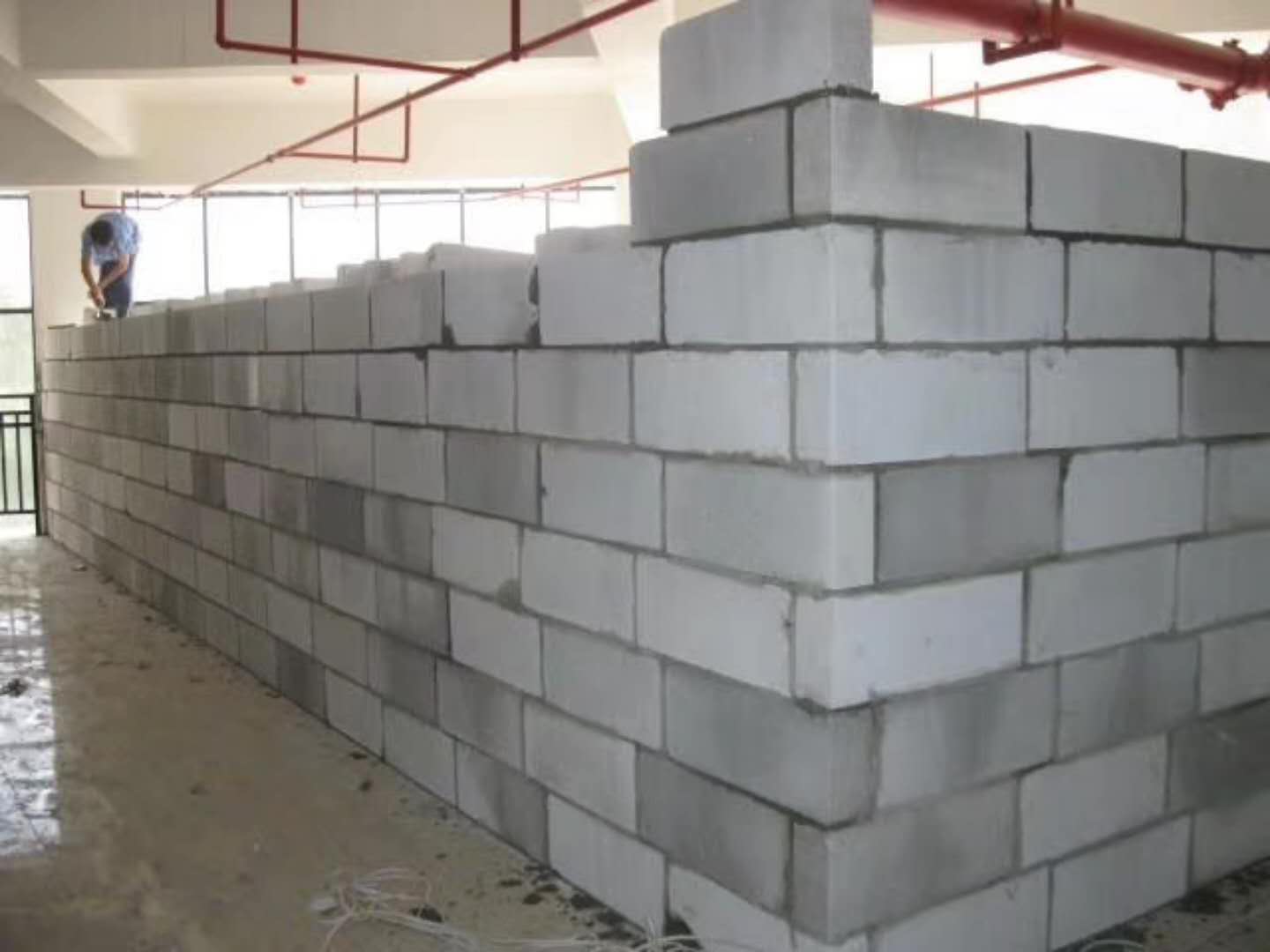 滕州蒸压加气混凝土砌块承重墙静力和抗震性能的研究